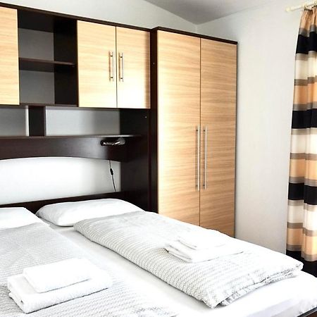 Apartments Maris Starigrad Paklenica Bagian luar foto
