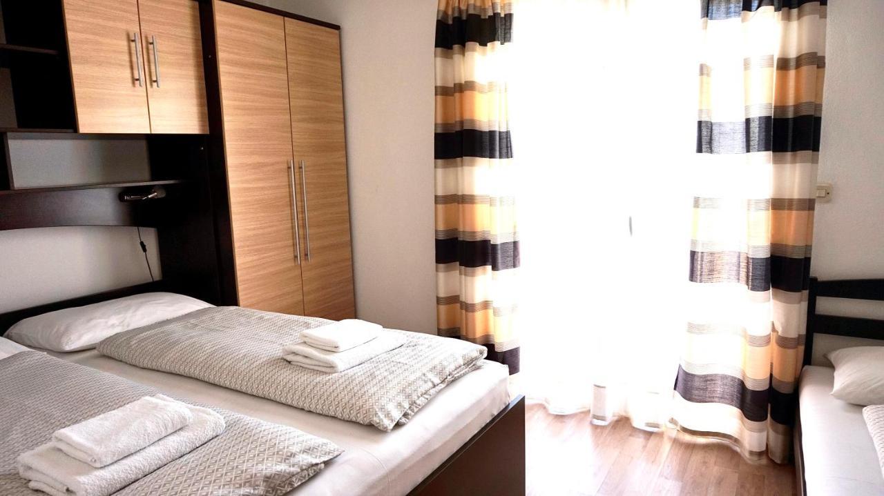Apartments Maris Starigrad Paklenica Bagian luar foto