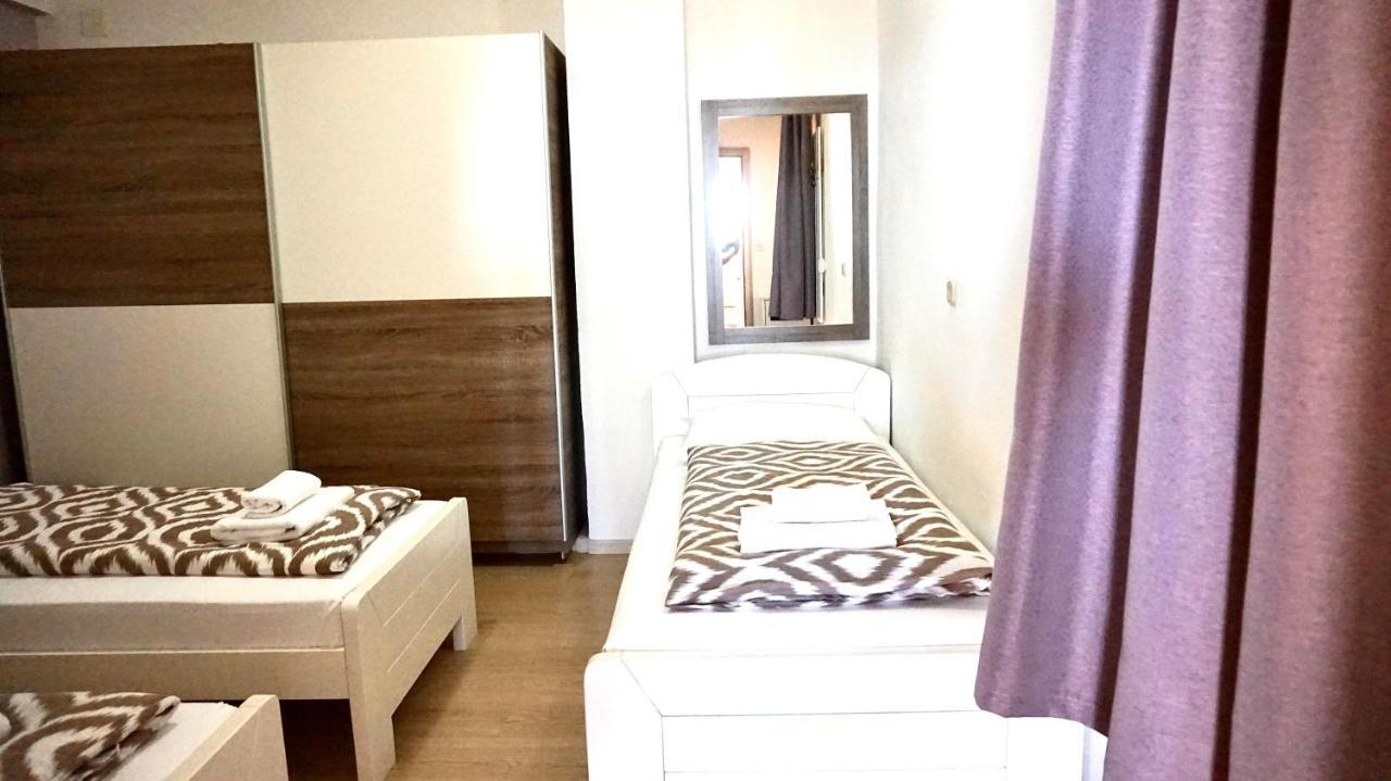 Apartments Maris Starigrad Paklenica Bagian luar foto