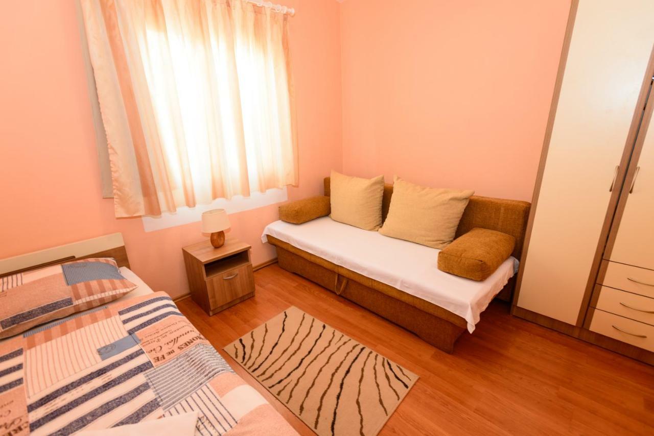 Apartments Maris Starigrad Paklenica Bagian luar foto
