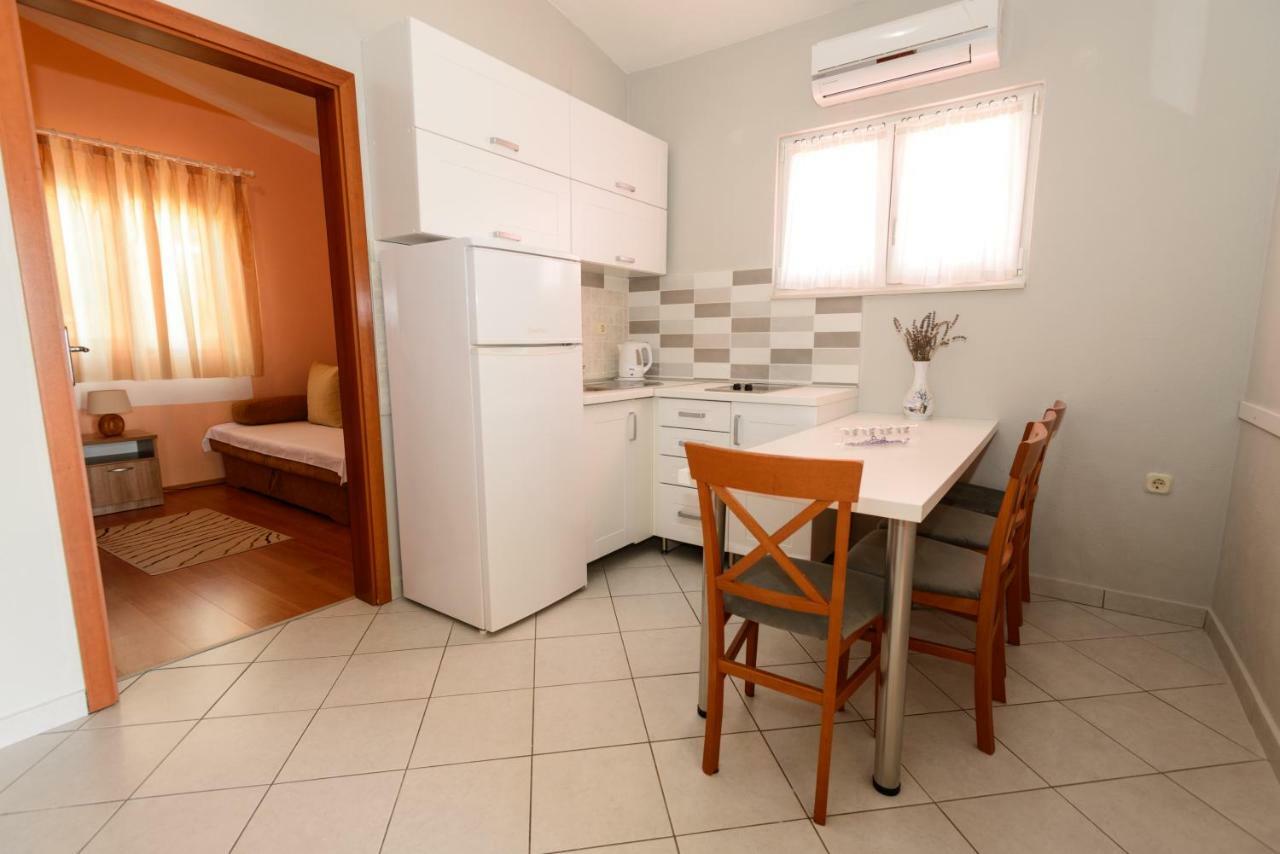 Apartments Maris Starigrad Paklenica Bagian luar foto