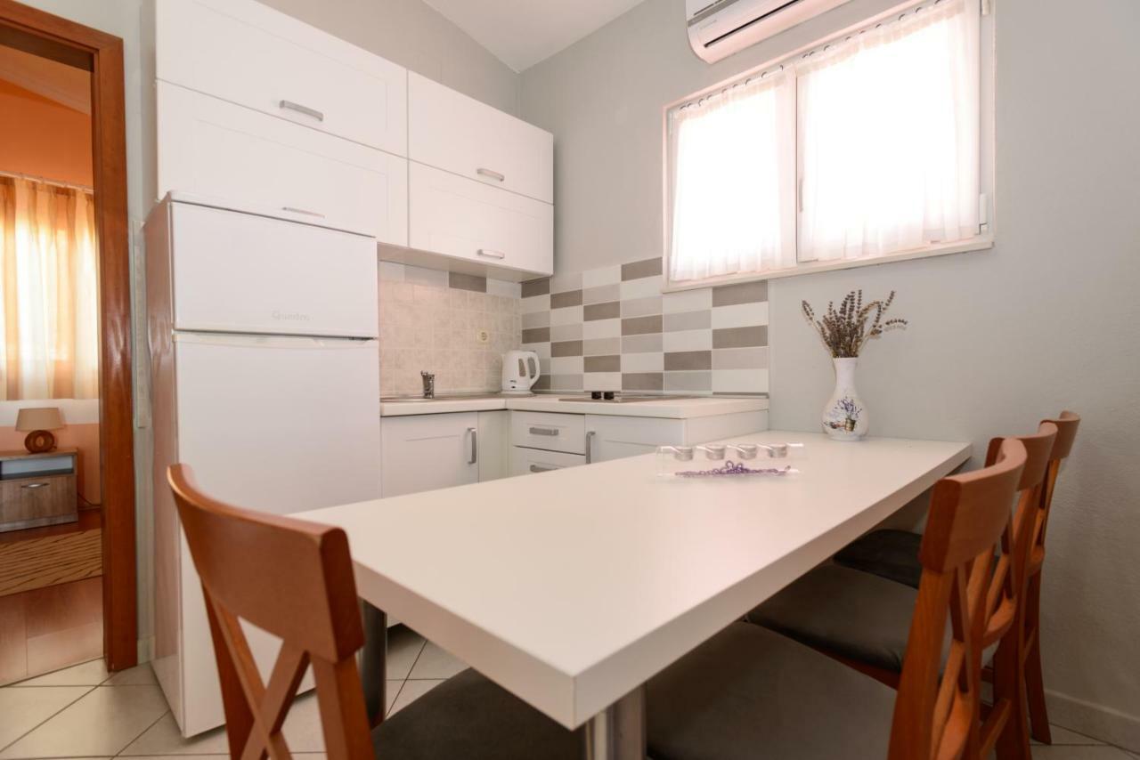 Apartments Maris Starigrad Paklenica Bagian luar foto