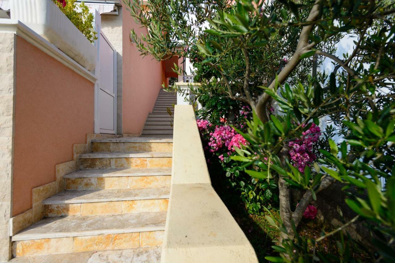 Apartments Maris Starigrad Paklenica Bagian luar foto
