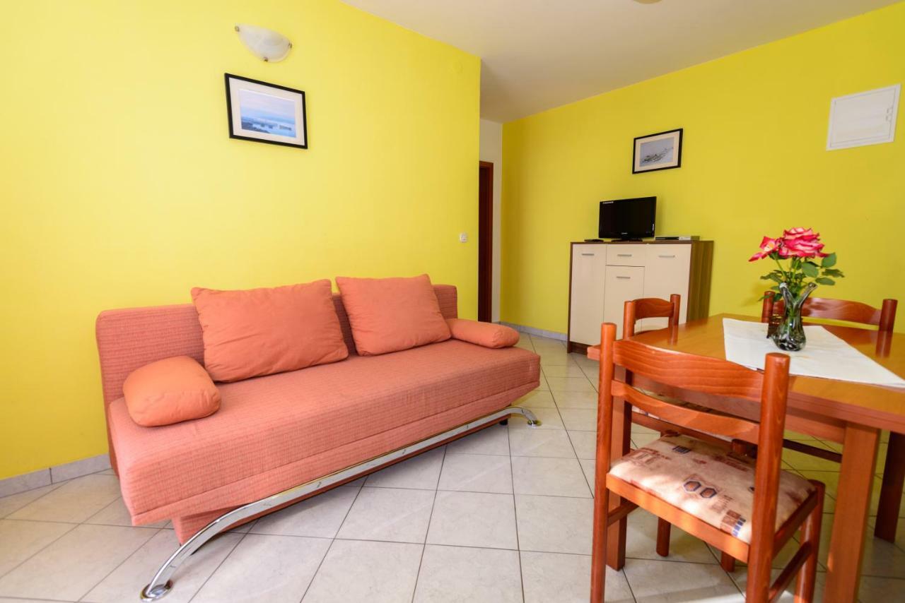 Apartments Maris Starigrad Paklenica Bagian luar foto